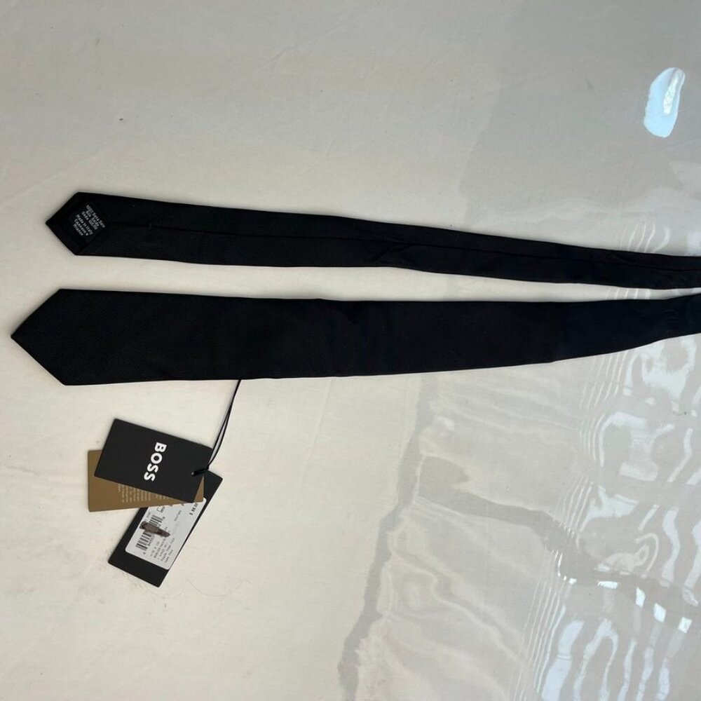 NEW BOSS Solid Silk Tie Black Slim 2.25" Width Made in Italy - Picture 9 of 9